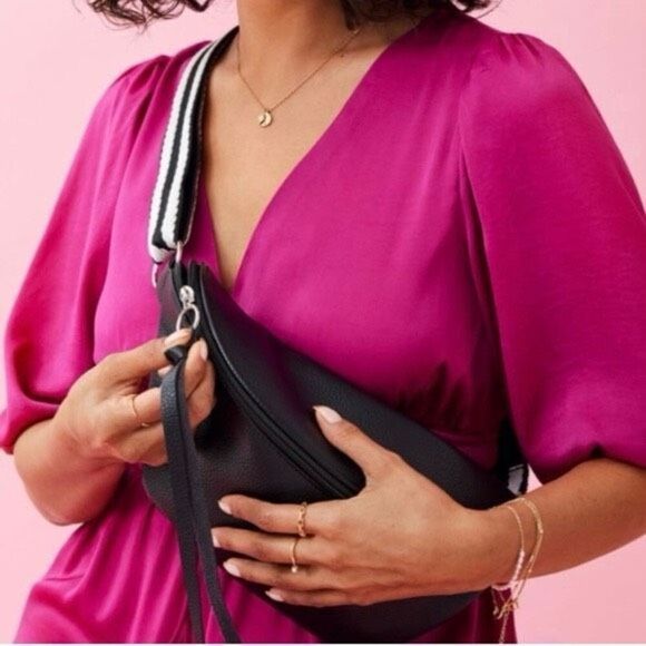 ✨Ulta Beauty Crossbody Bag✨ - Picture 1 of 5